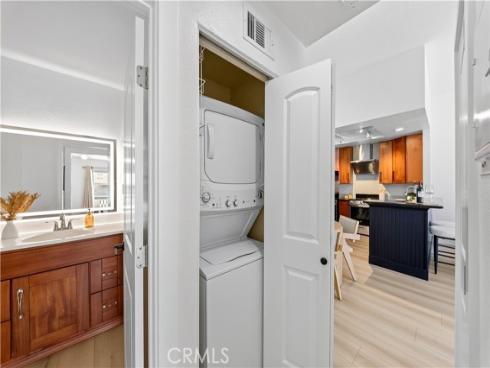 99 Huntington , Irvine, CA