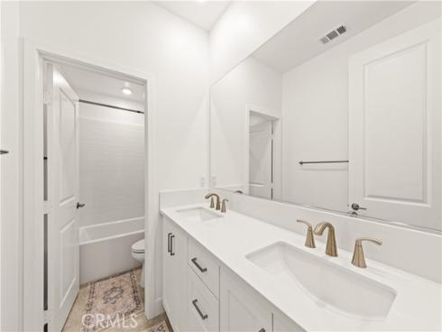 405 Clipper , Irvine, CA