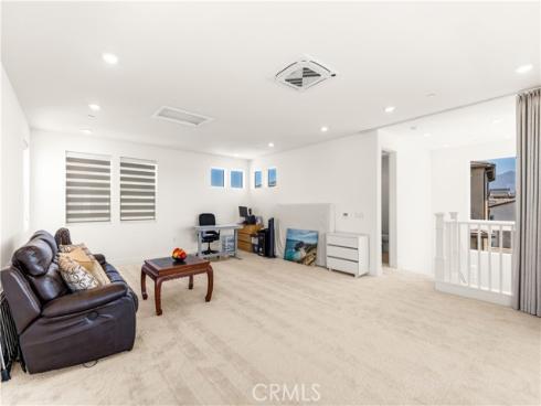 405 Clipper , Irvine, CA