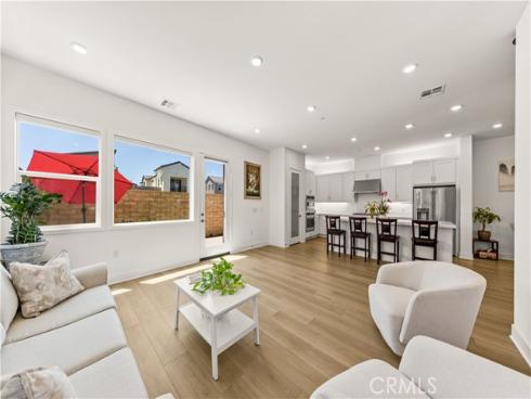 405 Clipper , Irvine, CA
