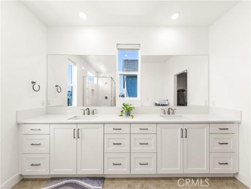 405 Clipper , Irvine, CA