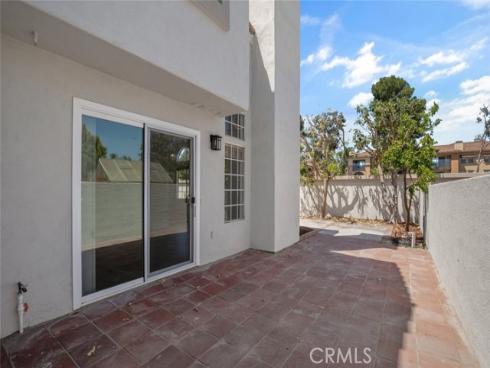 122  Almador  , Irvine, CA