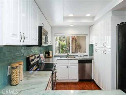 5282 Thorn Tree , Irvine, CA