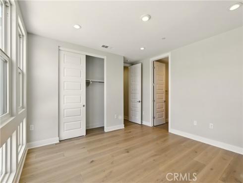 133 Apron , Irvine, CA