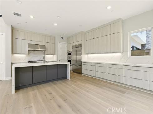 133 Apron , Irvine, CA