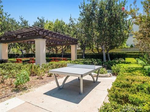 231 Mantle , Irvine, CA
