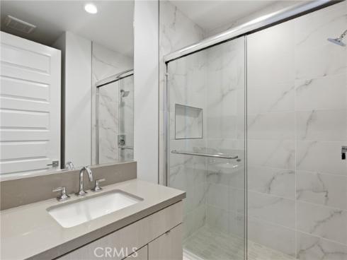 125 Apron , Irvine, CA
