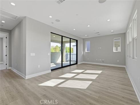 125 Apron , Irvine, CA