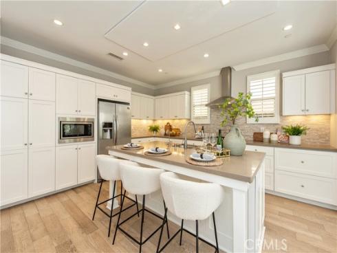 146 Rotunda , Irvine, CA