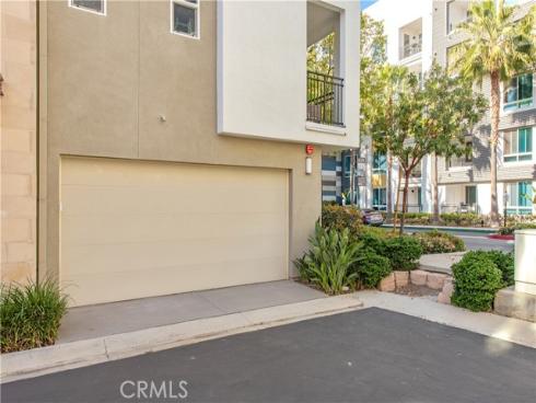2208 Synergy , Irvine, CA