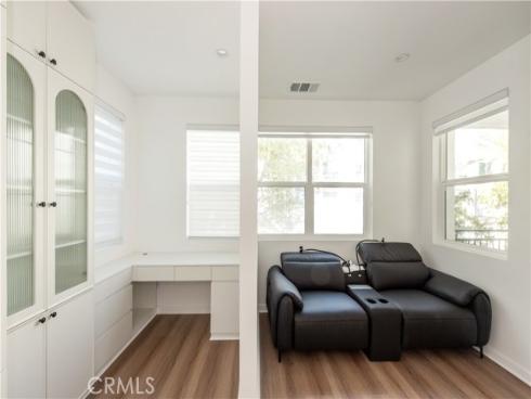 2208 Synergy , Irvine, CA