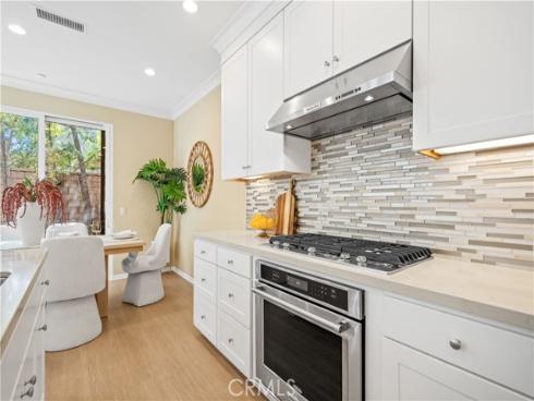 190  Crescent Moon  , Irvine, CA