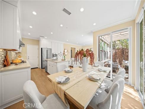 190  Crescent Moon  , Irvine, CA