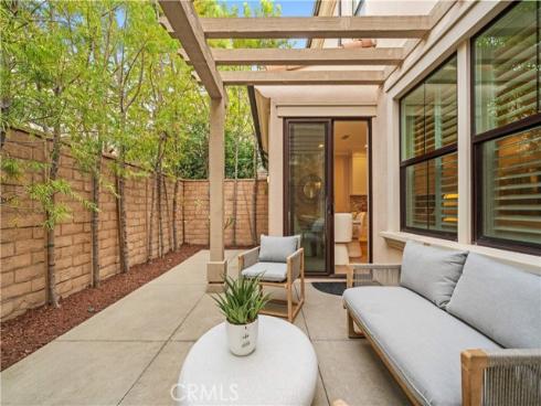 190  Crescent Moon  , Irvine, CA