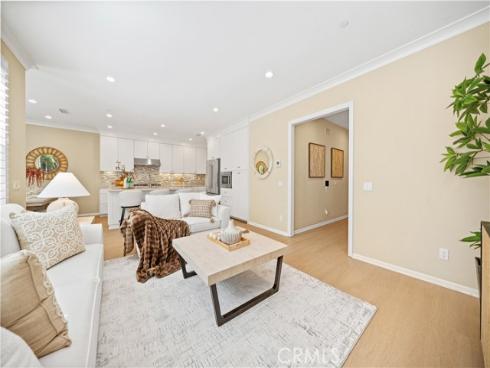 190  Crescent Moon  , Irvine, CA