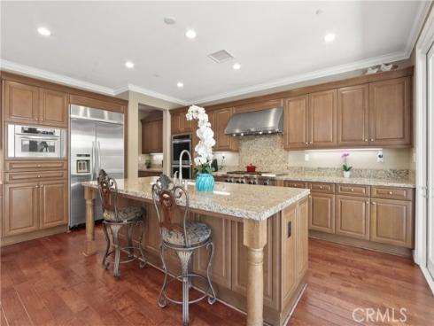 67 Hazelton , Irvine, CA