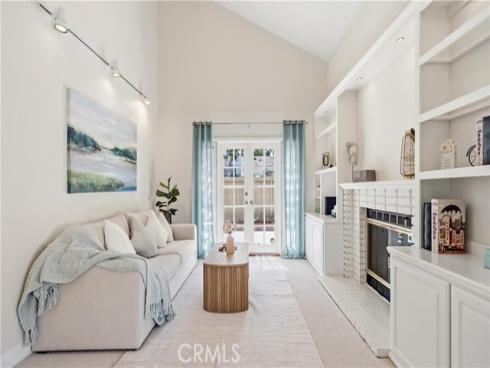 44 Silkberry , Irvine, CA