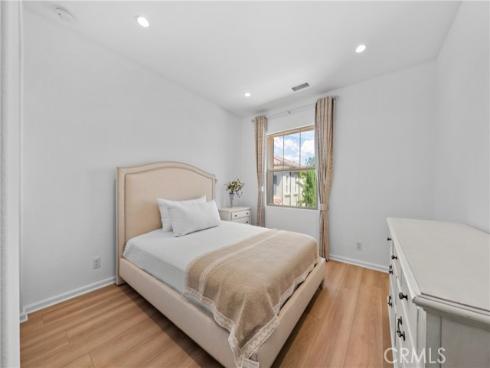 180 Frontier , Irvine, CA