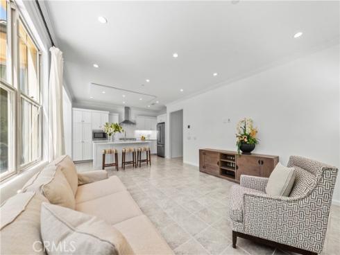 180 Frontier , Irvine, CA