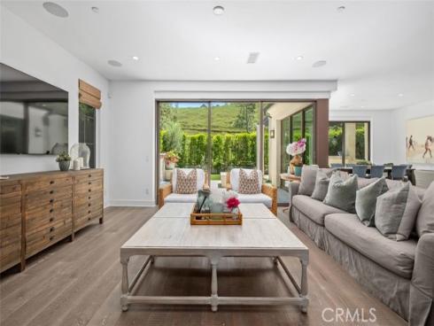 100 Della , Irvine, CA