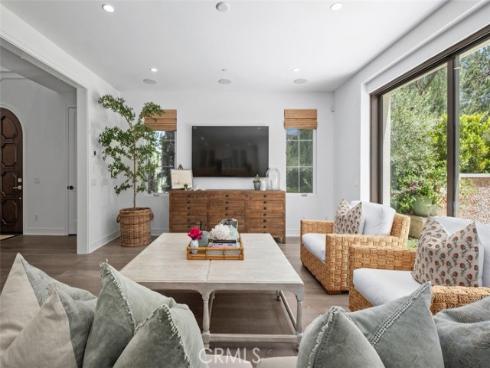 100 Della , Irvine, CA