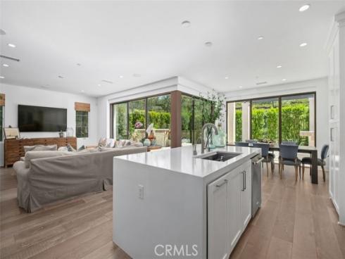 100 Della , Irvine, CA