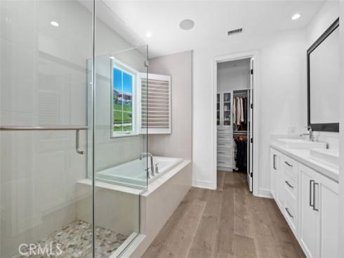 100 Della , Irvine, CA
