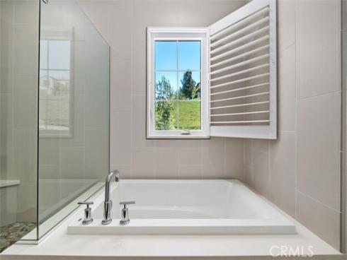 100 Della , Irvine, CA