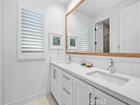 100 Della , Irvine, CA