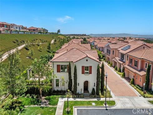 100 Della , Irvine, CA