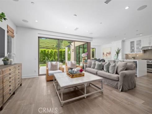 100 Della , Irvine, CA