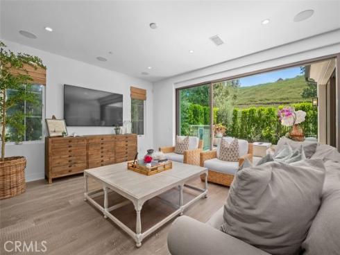 100 Della , Irvine, CA