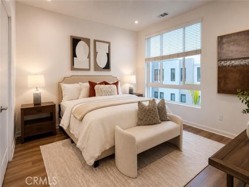 122 Schick , Irvine, CA