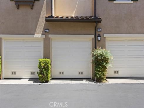 229 Dewdrop , Irvine, CA