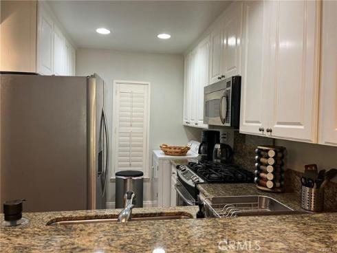 142 Orange Blossom 112 , Irvine, CA