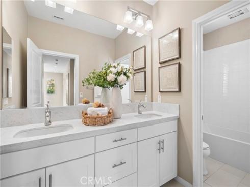131 Waterleaf , Irvine, CA