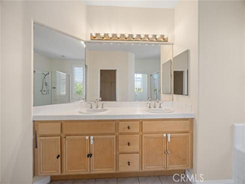 43  Del Carlo  , Irvine, CA