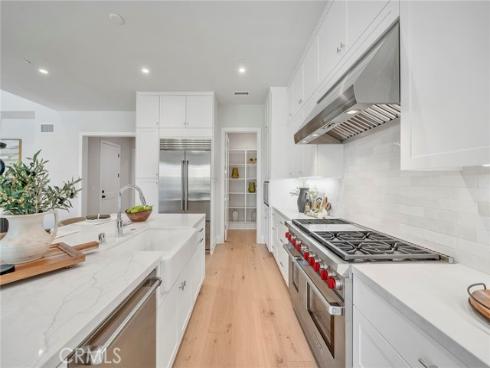 207  Pinnacle  , Irvine, CA