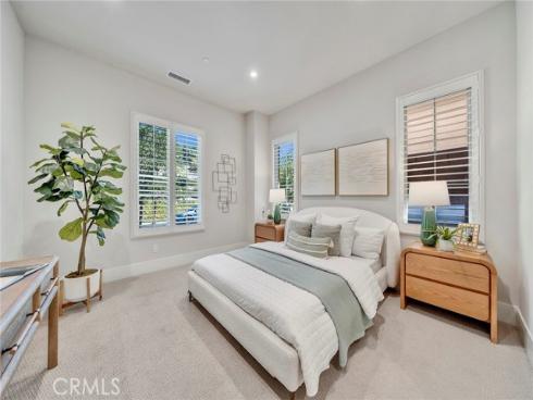207  Pinnacle  , Irvine, CA