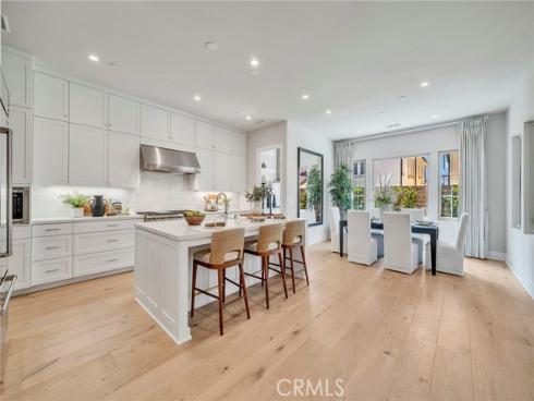 207  Pinnacle  , Irvine, CA