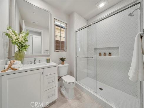 207  Pinnacle  , Irvine, CA