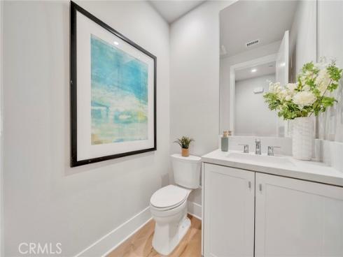 207  Pinnacle  , Irvine, CA