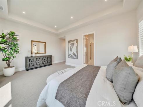 207  Pinnacle  , Irvine, CA