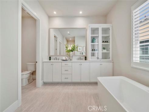 207  Pinnacle  , Irvine, CA