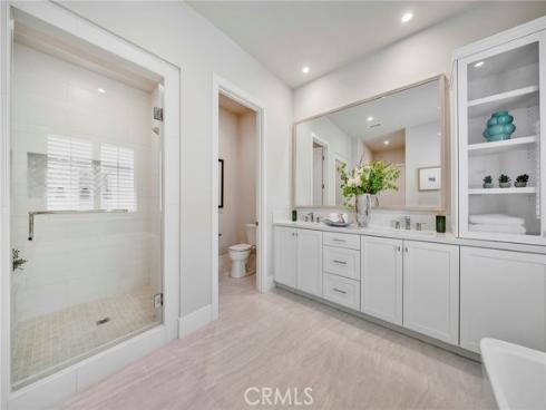 207  Pinnacle  , Irvine, CA