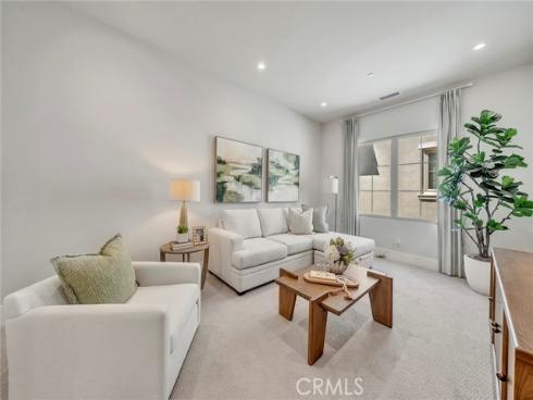207  Pinnacle  , Irvine, CA
