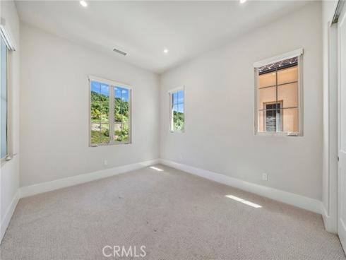 207  Pinnacle  , Irvine, CA