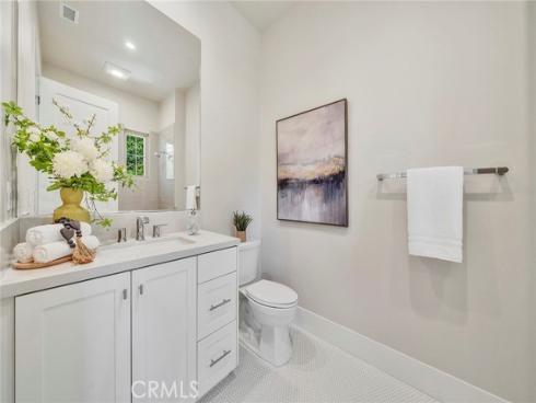 207  Pinnacle  , Irvine, CA