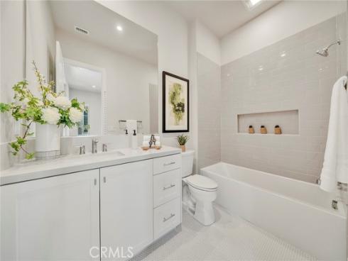 207  Pinnacle  , Irvine, CA