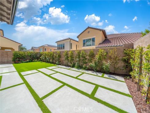 207  Pinnacle  , Irvine, CA